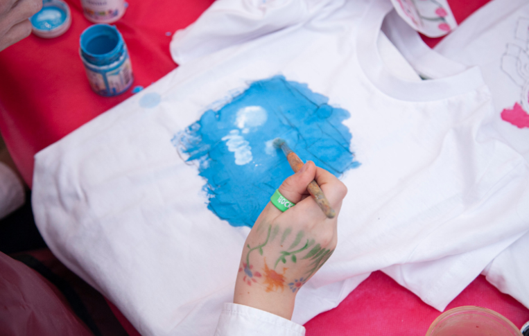 How Do You Get Water Based Paint Out Of Clothes