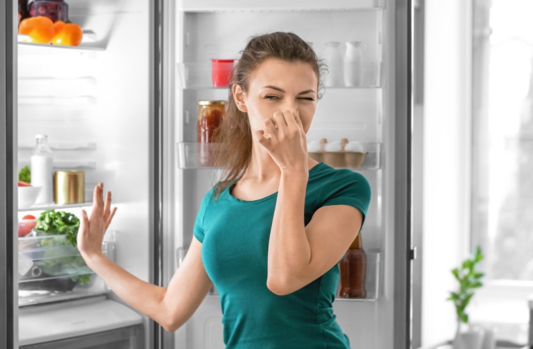 How To Remove Smell From Fridge Naturally