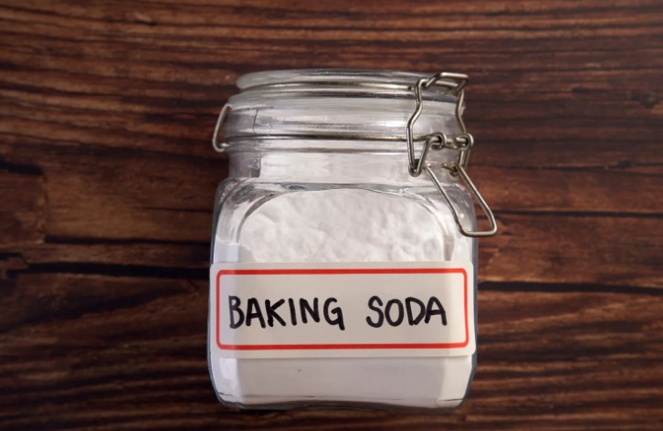 baking soda to remove cigarette smell