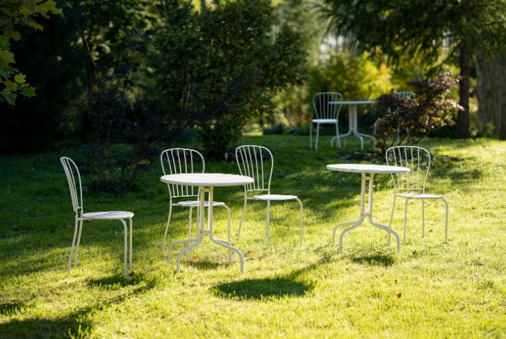 How To Clean Plastic Garden Furniture