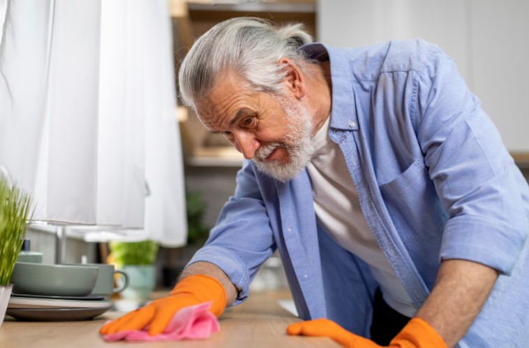 Using Dish Soap and Warm Water for Light Grease